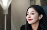 《主播互动甜蜜却隐含悲伤，分享勇气与情感的故事》