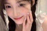 “甜美可爱的女生主播头像设计，展现独特个性与魅力”