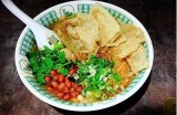 品尝柳州螺蛳粉与完美糖心蛋的主播直播分享