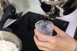 主播教你如何用酒酿制作美味的糖心蛋，轻松养鱼畅享美食！
