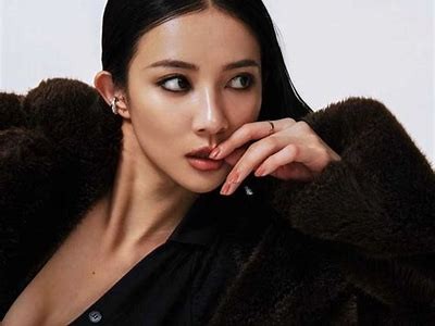 "半糖主播分享生活点滴，甜蜜互动尽在在线视频"