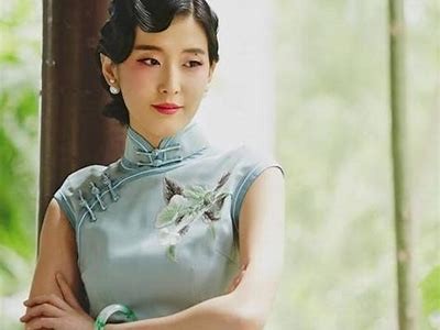 山东地区网络主播展现甜美风采与才艺，吸引粉丝热情支持