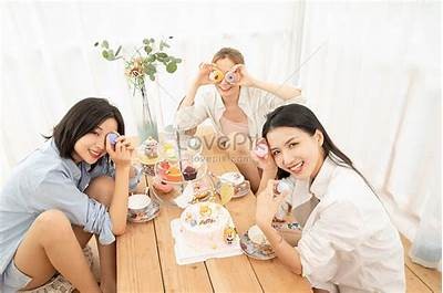 《甜蜜闺蜜到访，主播分享生活点滴与趣闻》