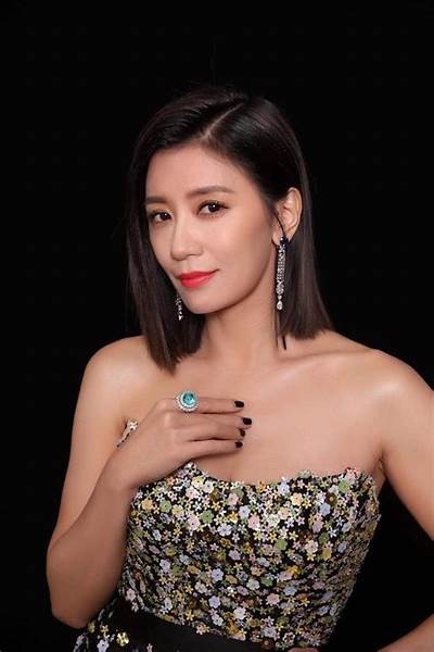 “糖心桃子主播身份揭秘：她在微博上有什么精彩内容？”