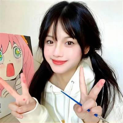 可爱的女生主播头像，展现甜美的糖心风格与个性魅力