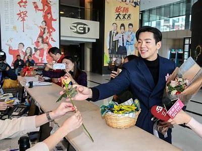 “糖心Chloe与男主播的精彩互动与娱乐时光”
