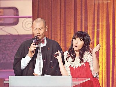 糖心金发主播揭秘：她的真实身份与背景是什么？