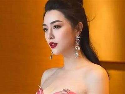甜美主播茜茜：她的魅力与才华吸引了众多粉丝