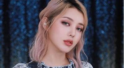 甜美蛋妆技巧分享，化妆主播教你打造自然清新妆容